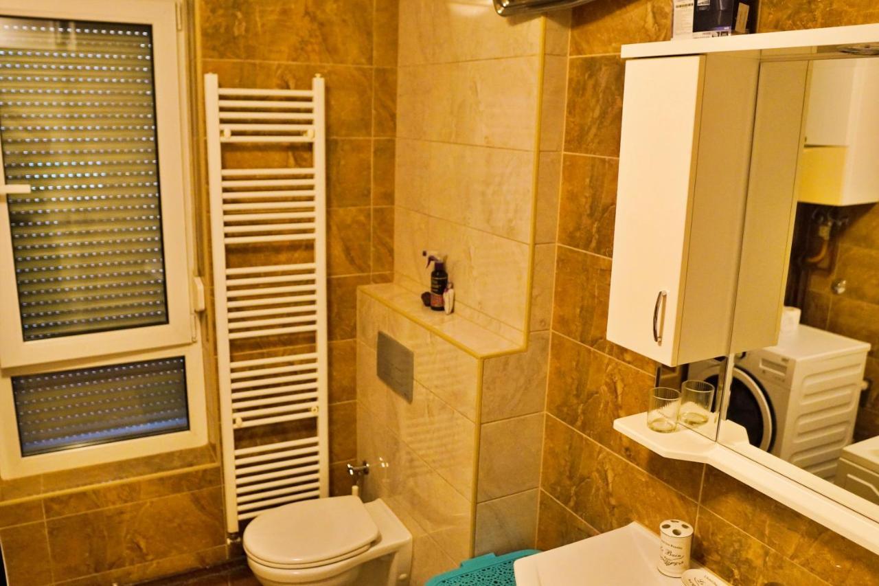 City Center Grand Apartment - Three-Bedroom, Free Parking Sarajevo Eksteriør bilde