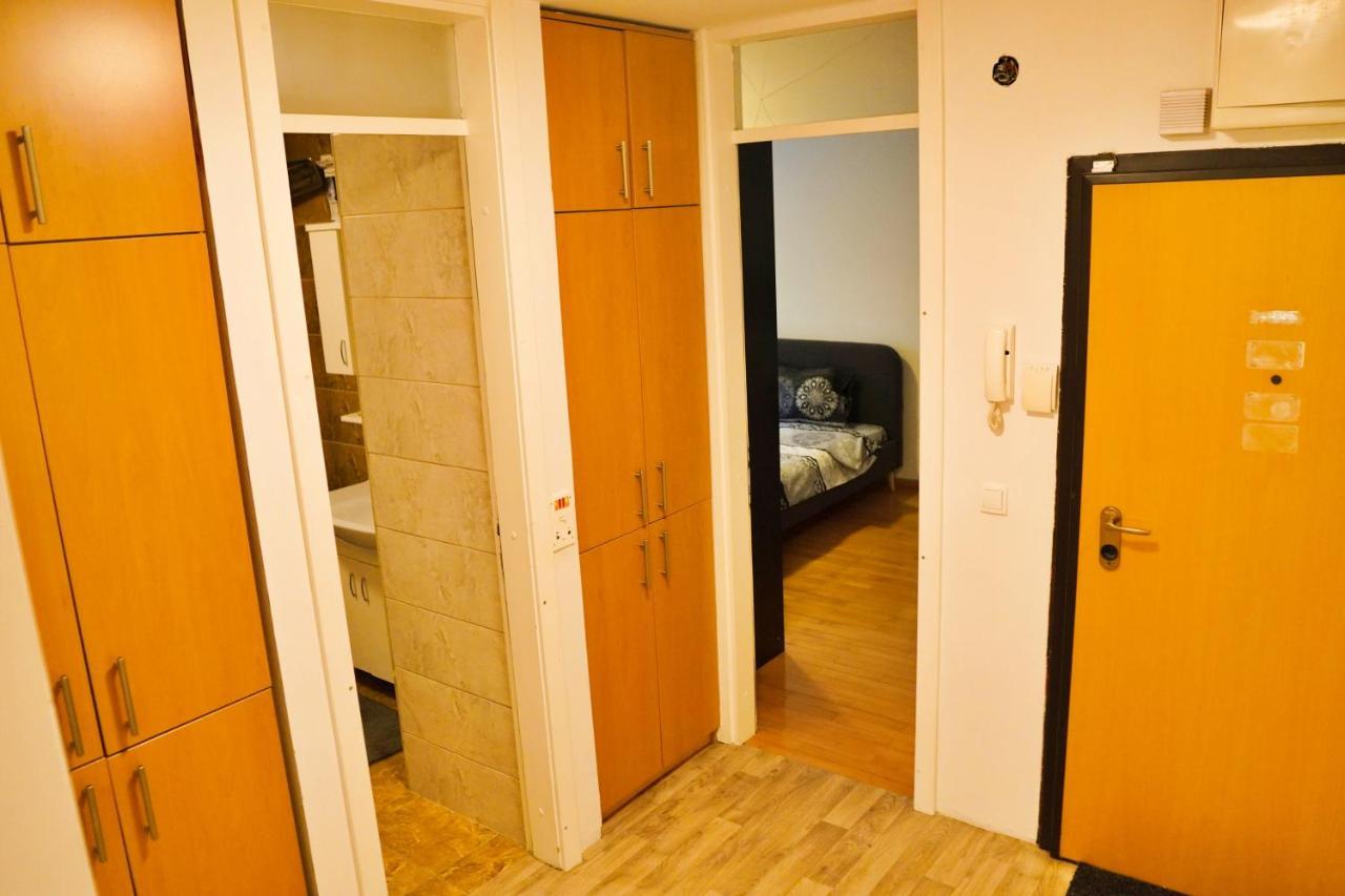 City Center Grand Apartment - Three-Bedroom, Free Parking Sarajevo Eksteriør bilde
