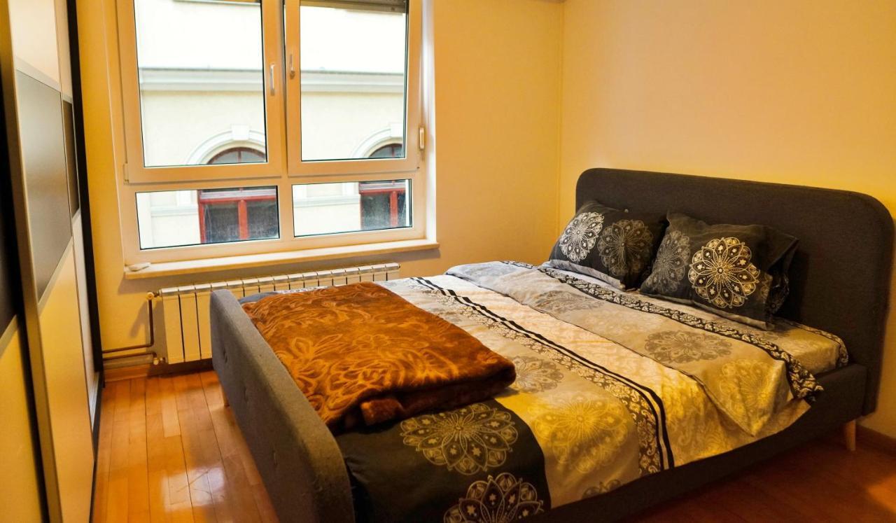 City Center Grand Apartment - Three-Bedroom, Free Parking Sarajevo Eksteriør bilde