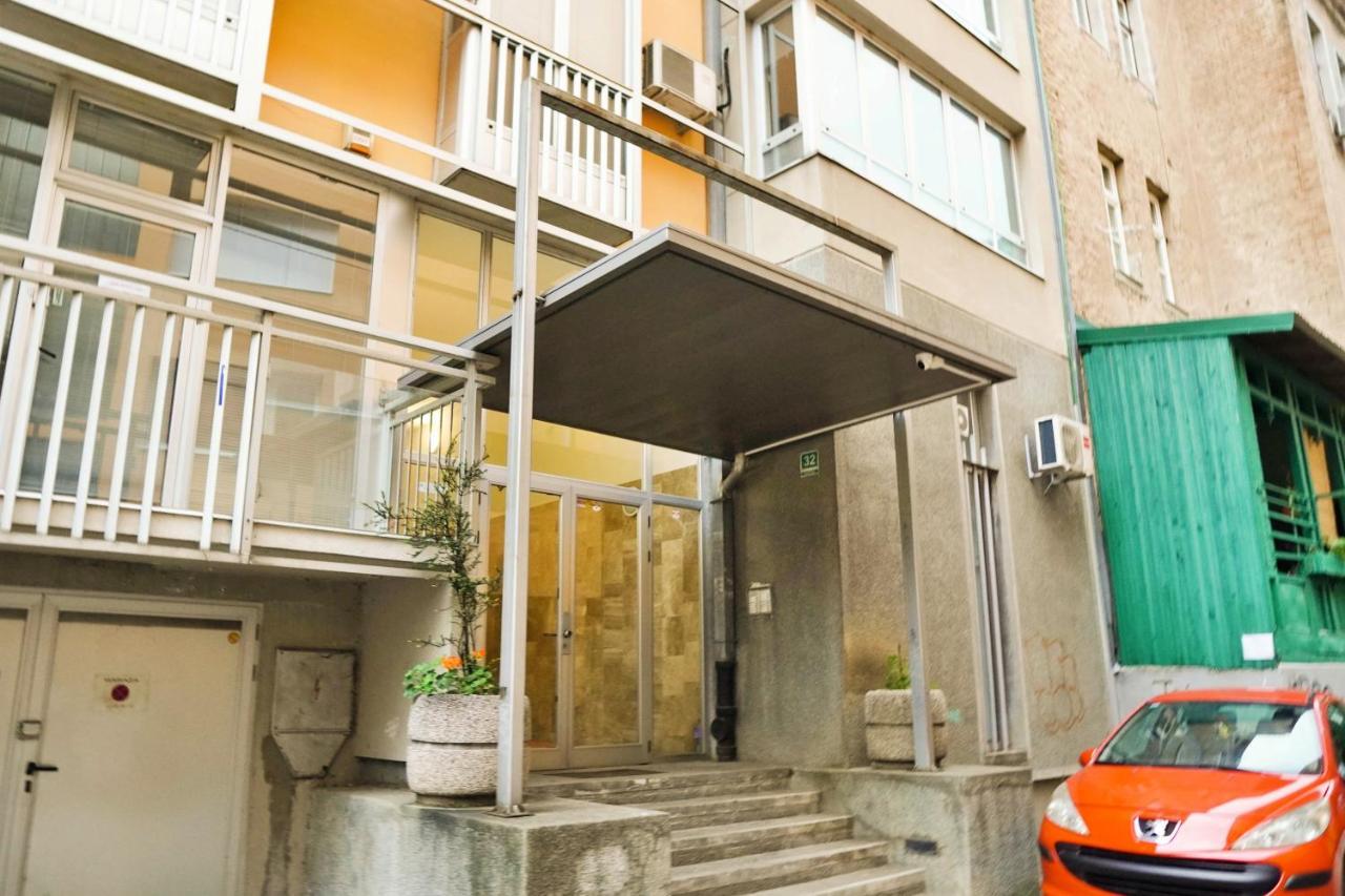 City Center Grand Apartment - Three-Bedroom, Free Parking Sarajevo Eksteriør bilde