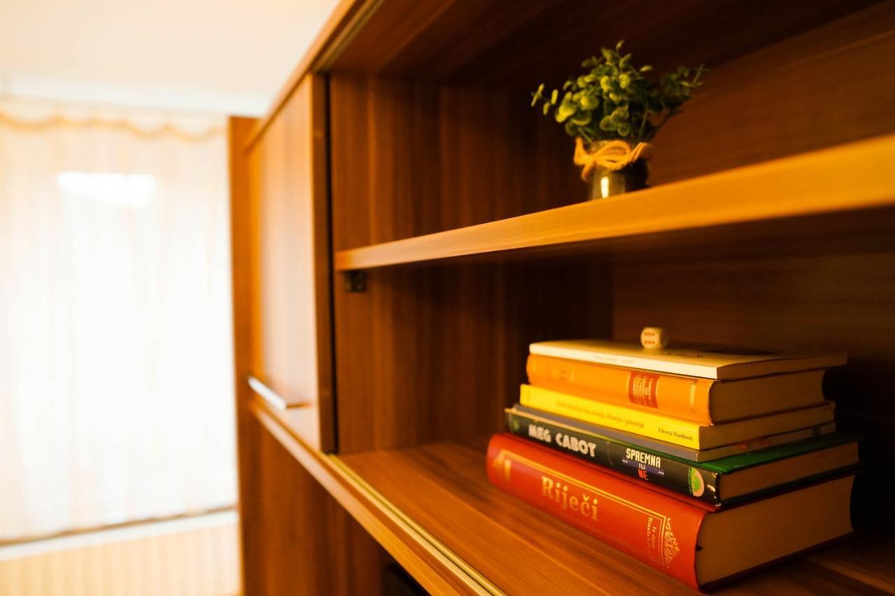 City Center Grand Apartment - Three-Bedroom, Free Parking Sarajevo Eksteriør bilde