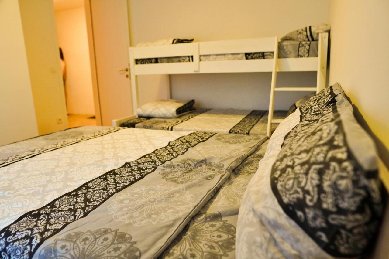 City Center Grand Apartment - Three-Bedroom, Free Parking Sarajevo Eksteriør bilde