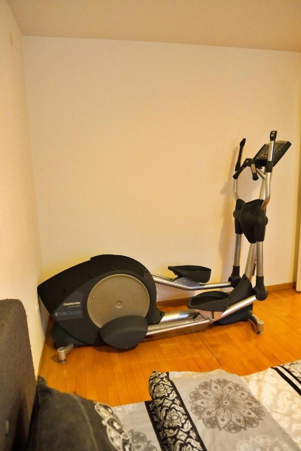City Center Grand Apartment - Three-Bedroom, Free Parking Sarajevo Eksteriør bilde