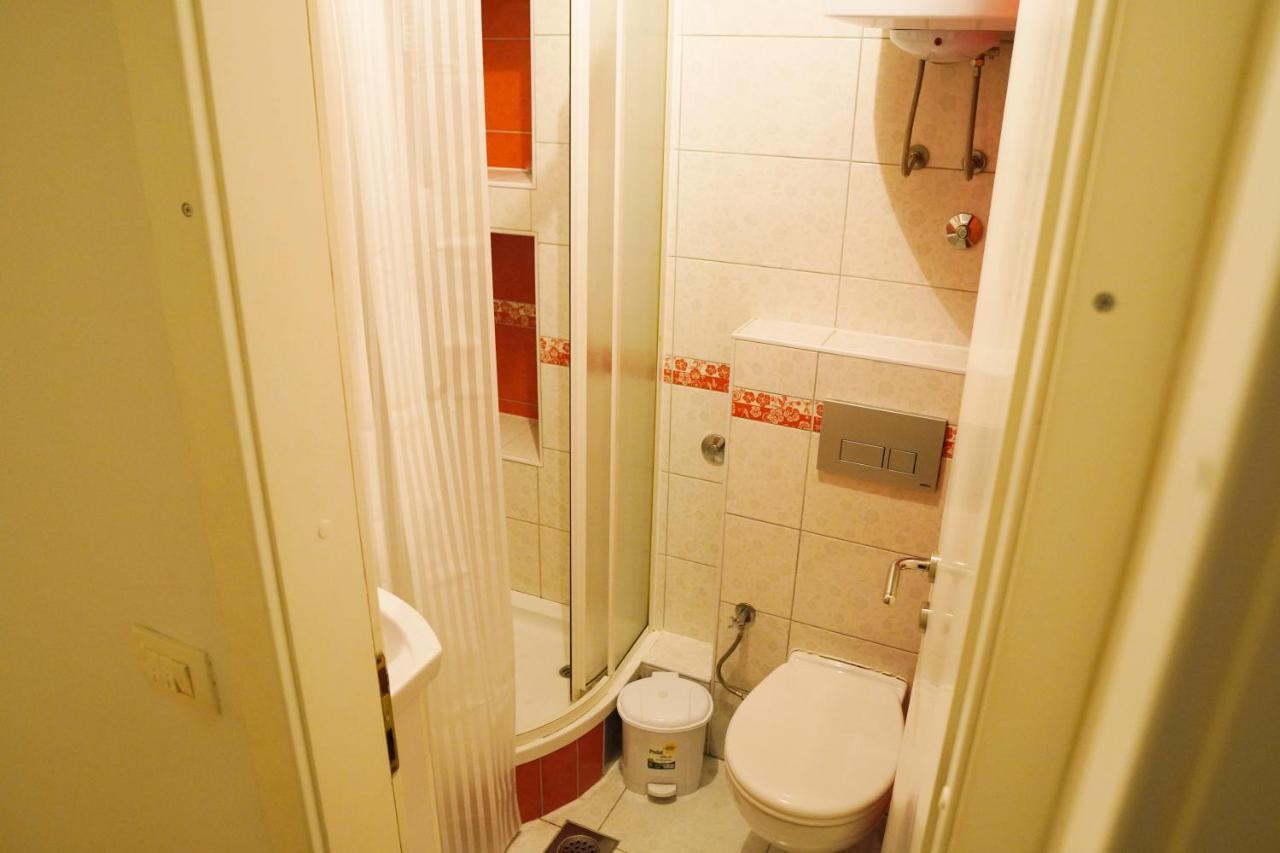 City Center Grand Apartment - Three-Bedroom, Free Parking Sarajevo Eksteriør bilde