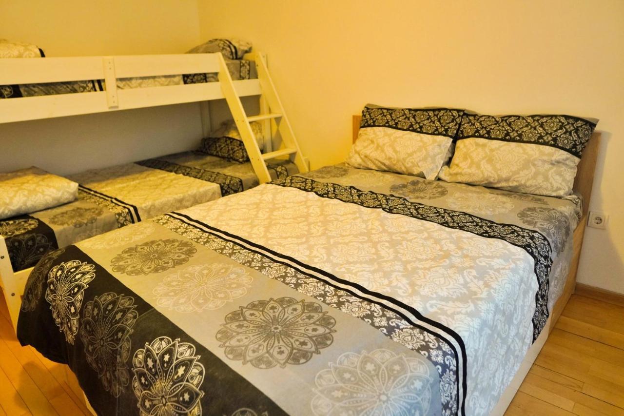 City Center Grand Apartment - Three-Bedroom, Free Parking Sarajevo Eksteriør bilde
