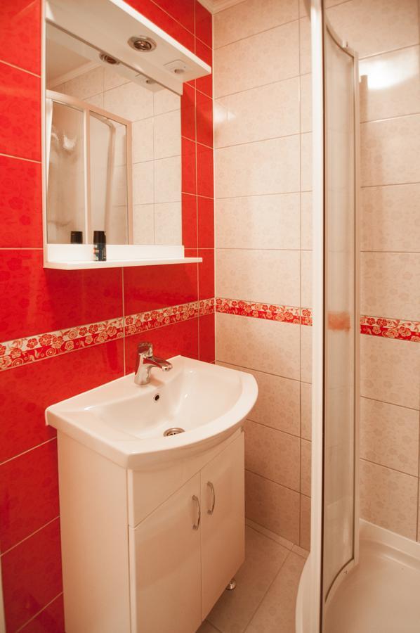 City Center Grand Apartment - Three-Bedroom, Free Parking Sarajevo Eksteriør bilde
